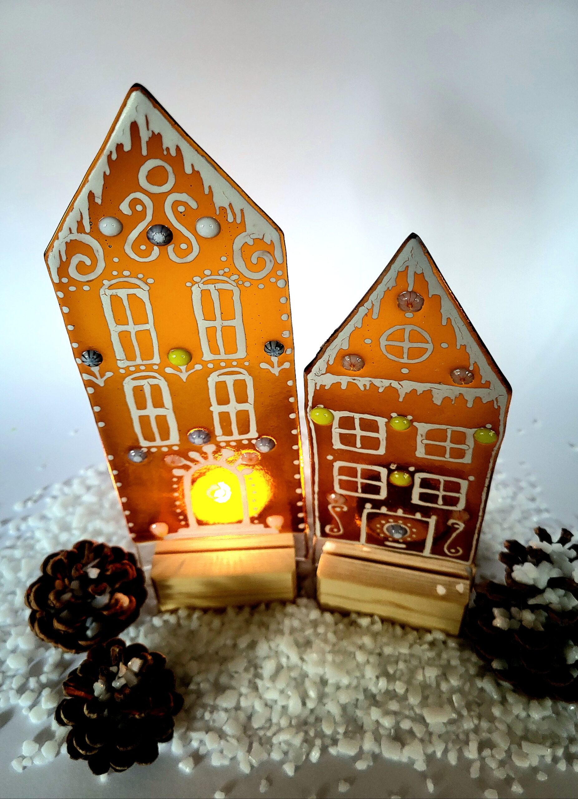 Fused Kiln Glass Gingerbread House Candle Shield Evening - Image 2